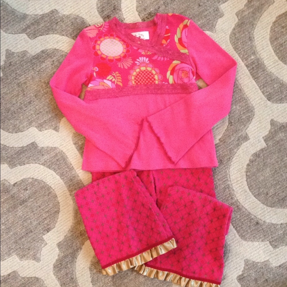 B. Lulu two piece outfit